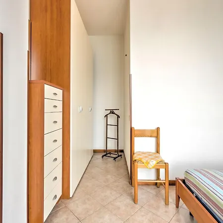 Climb, Cruise & Dine Como, Cleaning Included Apartment