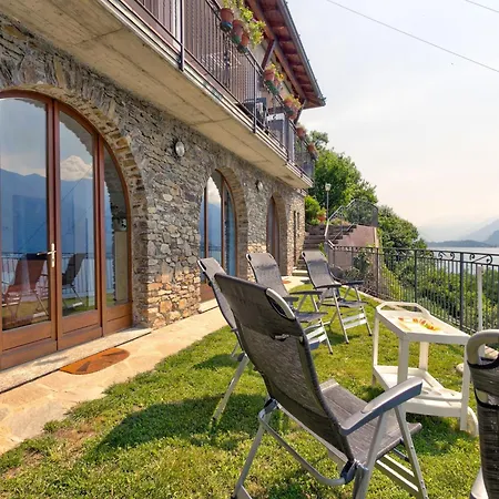 Climb, Cruise & Dine Como, Cleaning Included Apartment