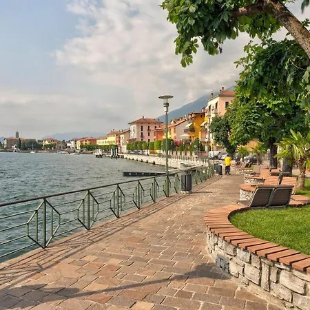 Climb, Cruise & Dine Como, Cleaning Included Apartment Gravedona