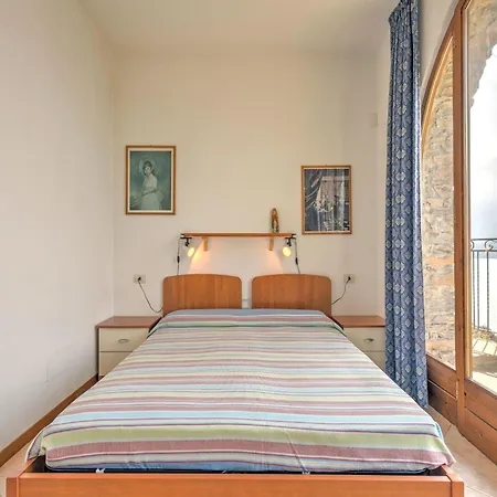 Apartment Climb, Cruise & Dine Como, Cleaning Included